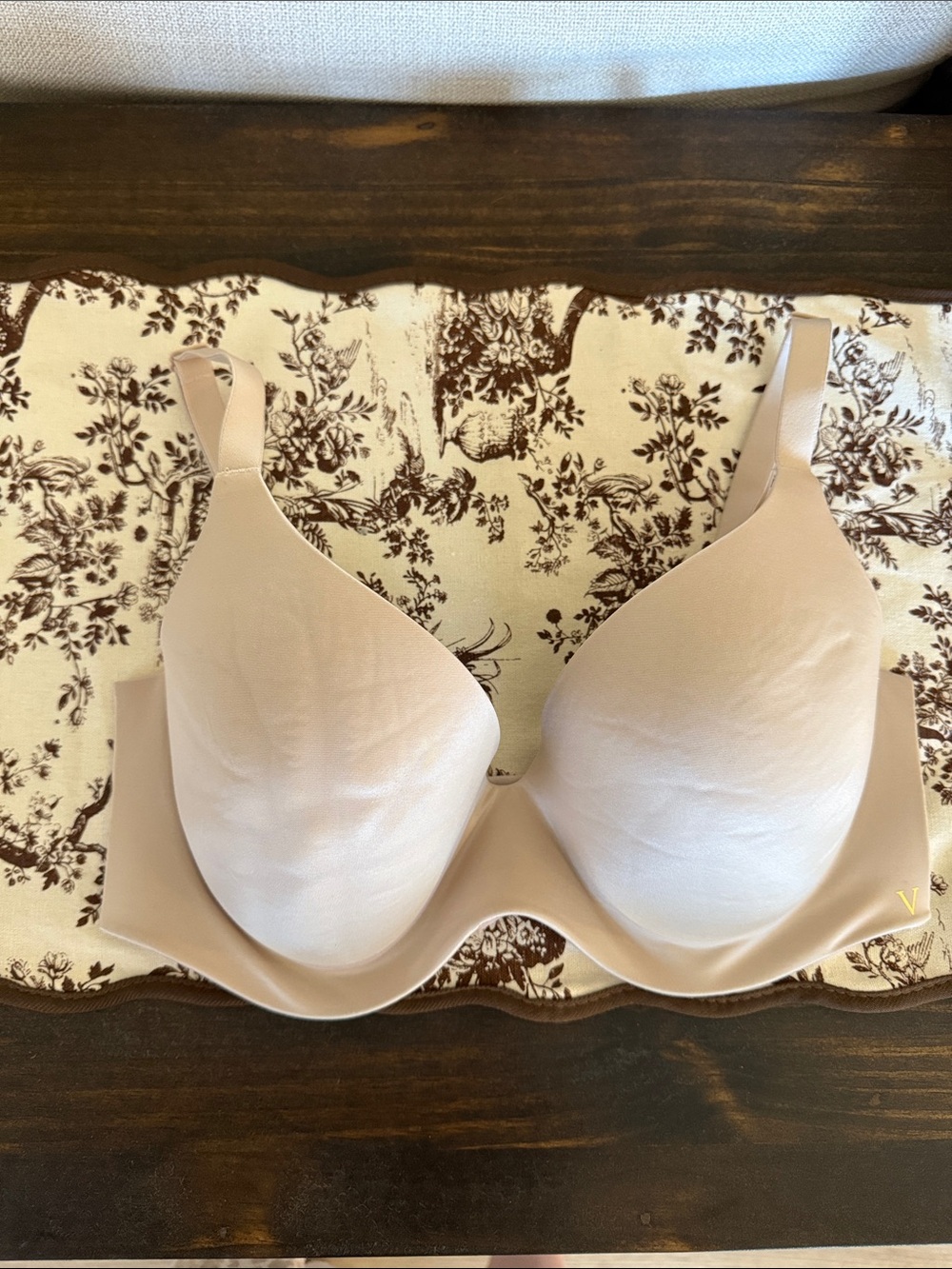 Victoria's Secret Nude Seamless Molded T-Shirt Bra